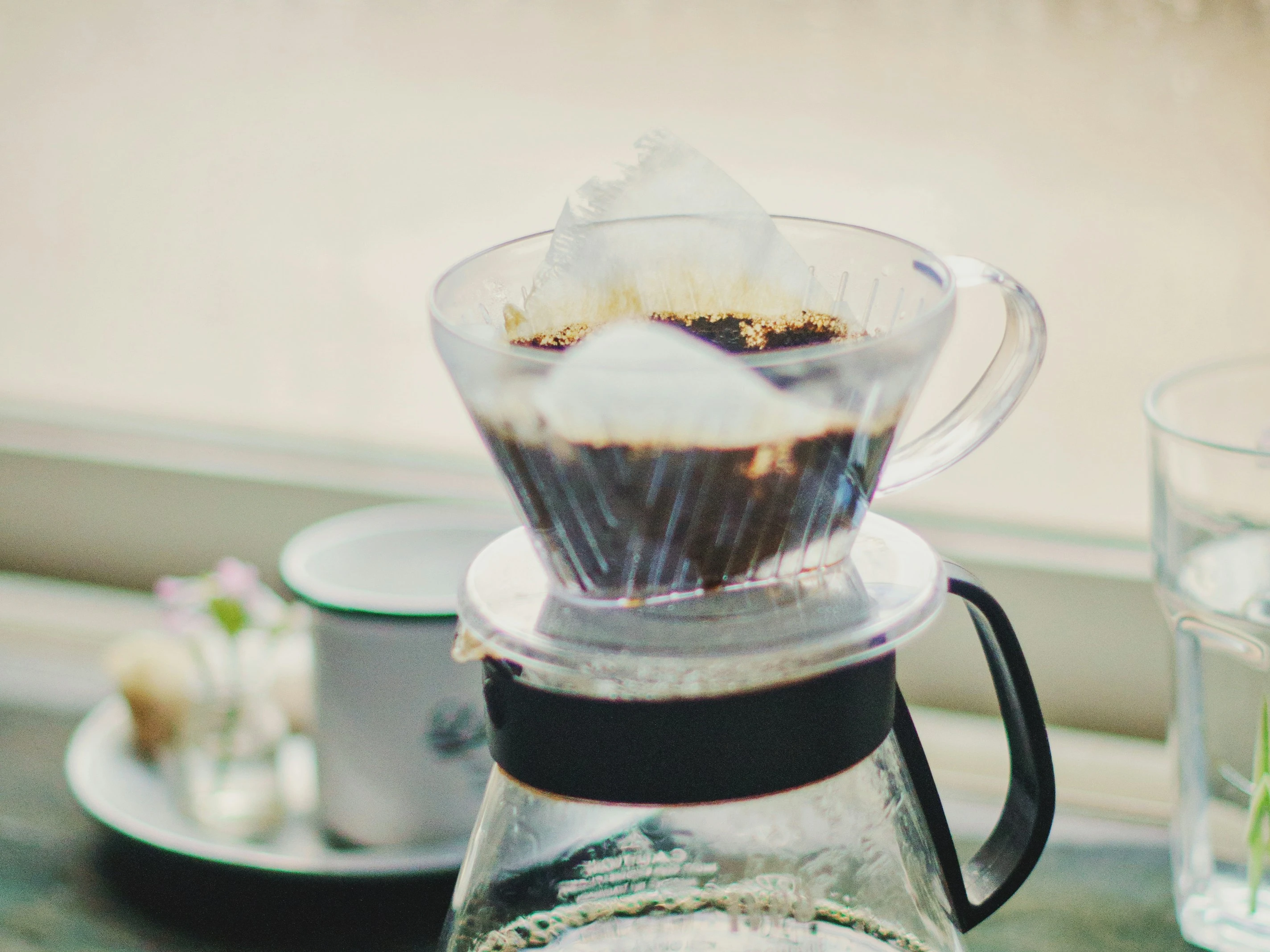 shallow focus photography of pitcher